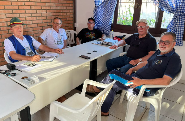 Encontro em Pomerode reuniu 440 RVs e presidentes de 4 grupos de campismo